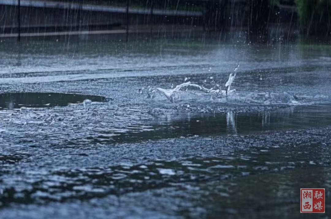 今晚到明天我州中北部有暴雨 局地大暴雨 并伴有强对流天气