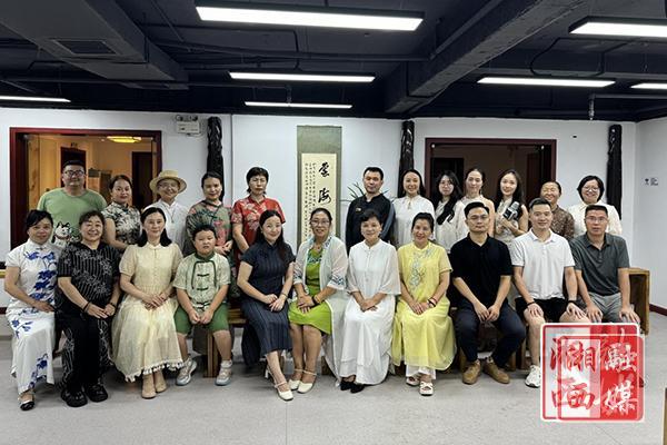 “云海苍茫”古琴主题雅集在湘西高新区职工活动中心举行